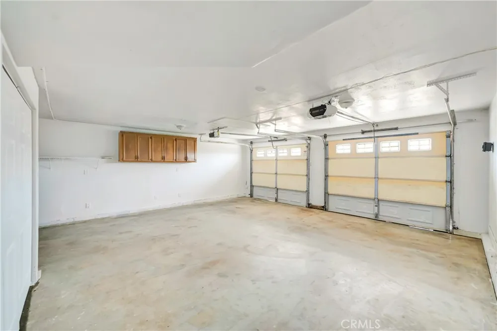 7523 W Avenue A Rosamond, CA 93560