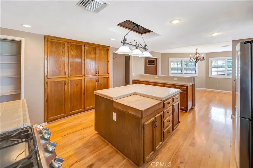 7523 W Avenue A Rosamond, CA 93560