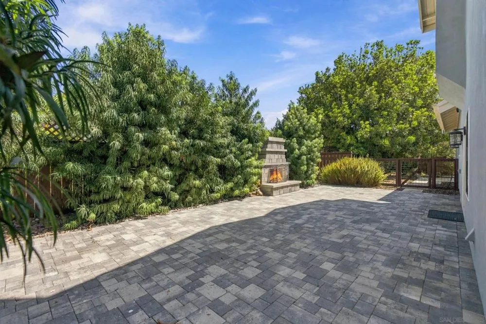 1644 Tamarack Ave Carlsbad, CA 92008