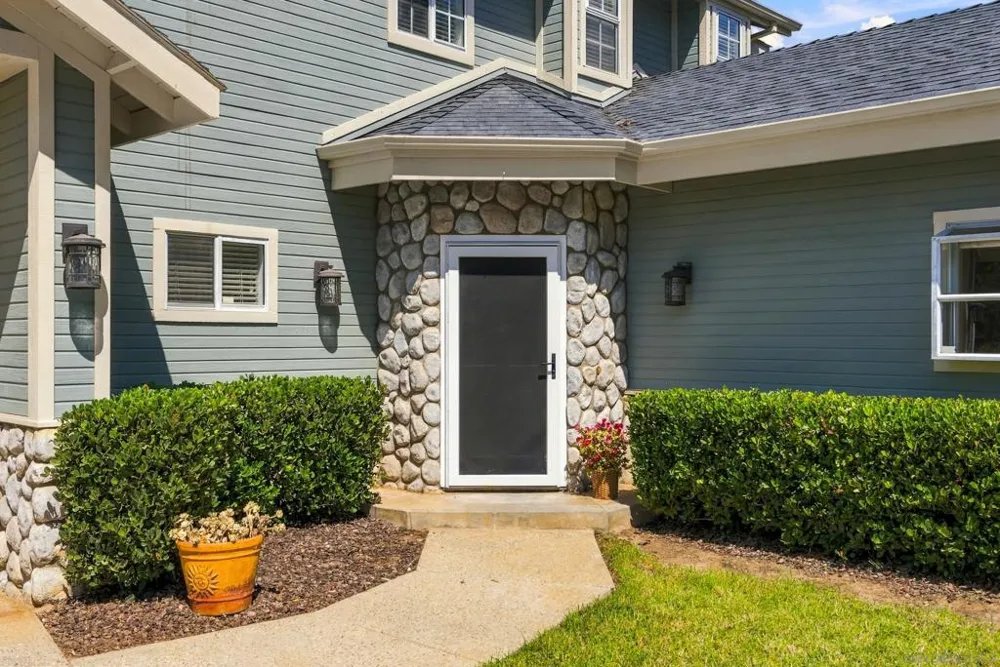 1644 Tamarack Ave Carlsbad, CA 92008