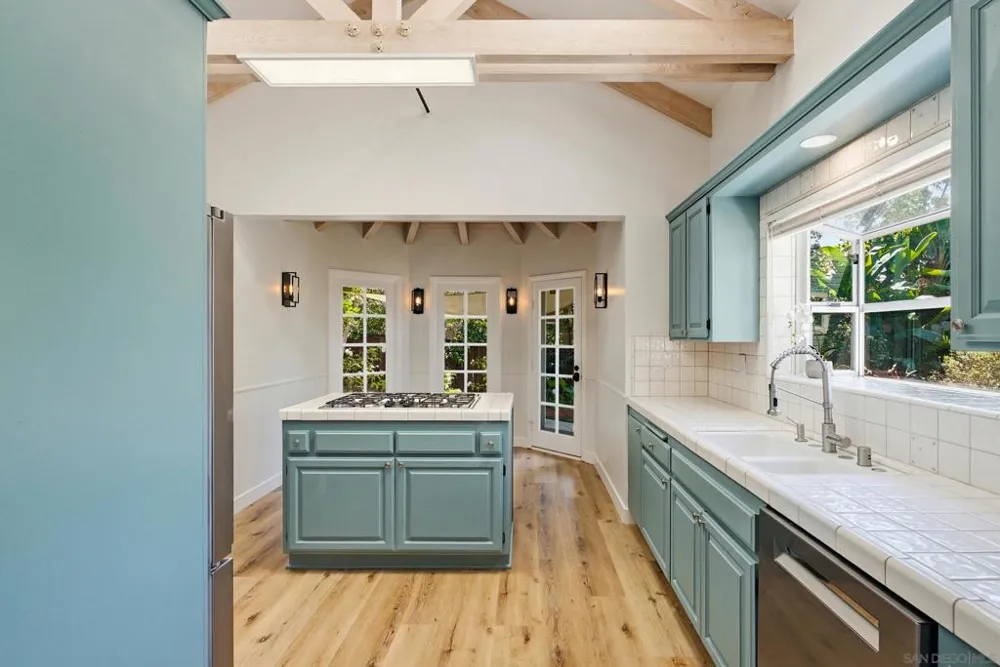 1644 Tamarack Ave Carlsbad, CA 92008