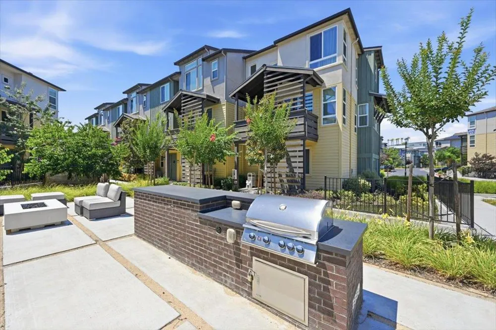 1930 Joshua Tree Circle Milpitas, CA 95035