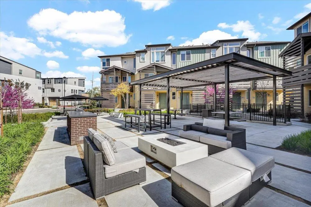 1930 Joshua Tree Circle Milpitas, CA 95035
