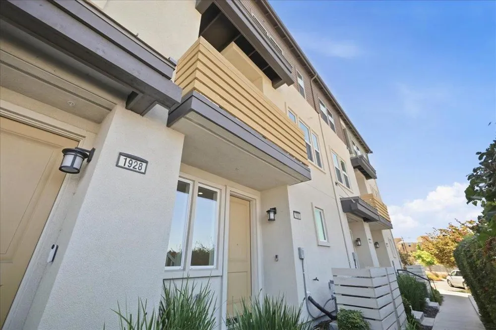 1930 Joshua Tree Circle Milpitas, CA 95035