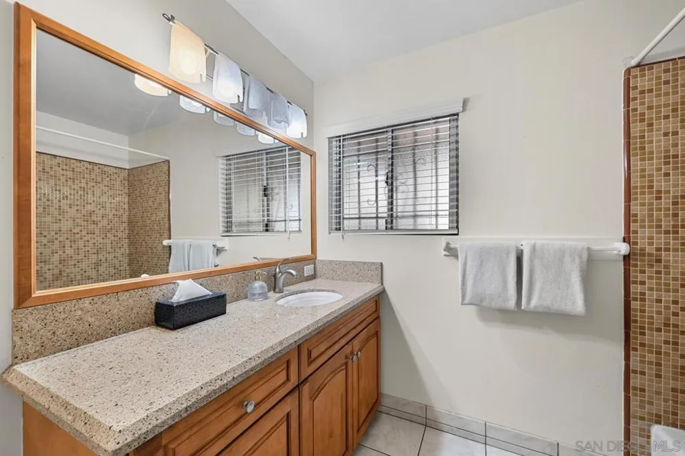 2610 Torrey Pines Rd. #C22 La Jolla, CA 92037