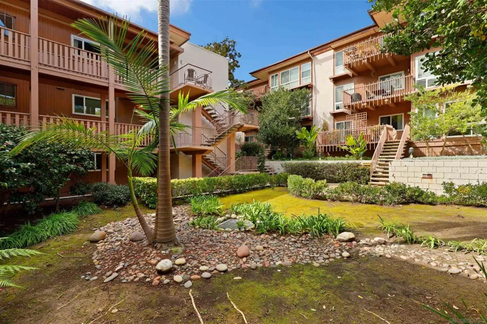 2610 Torrey Pines Rd. #C22 La Jolla, CA 92037