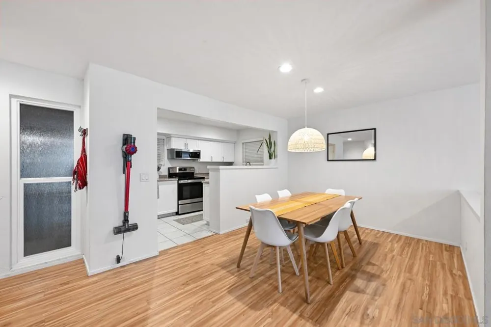 2610 Torrey Pines Rd. #C22 La Jolla, CA 92037