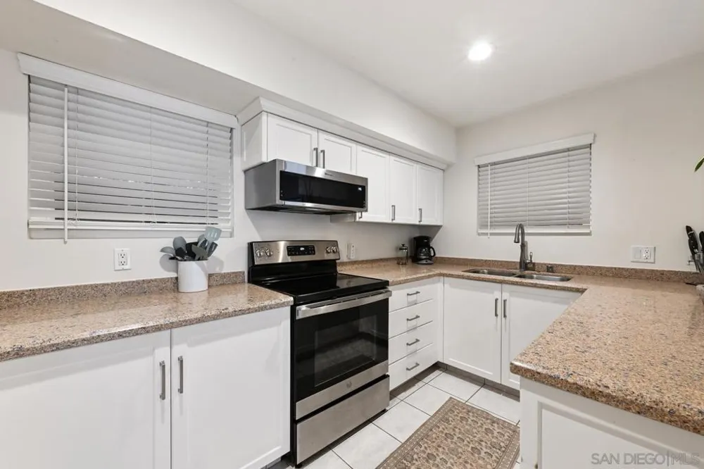 2610 Torrey Pines Rd. #C22 La Jolla, CA 92037