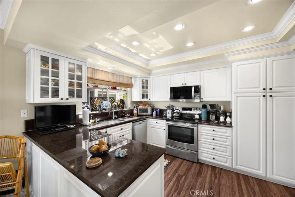 11 New Chardon Laguna Niguel, CA 92677