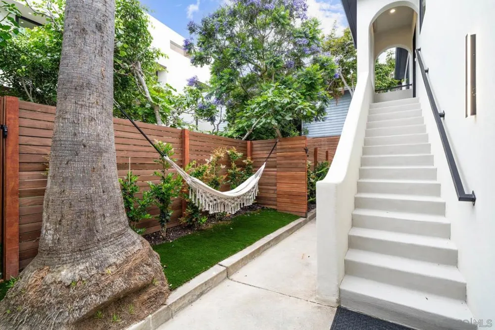 7372 Fay Ave La Jolla, CA 92037