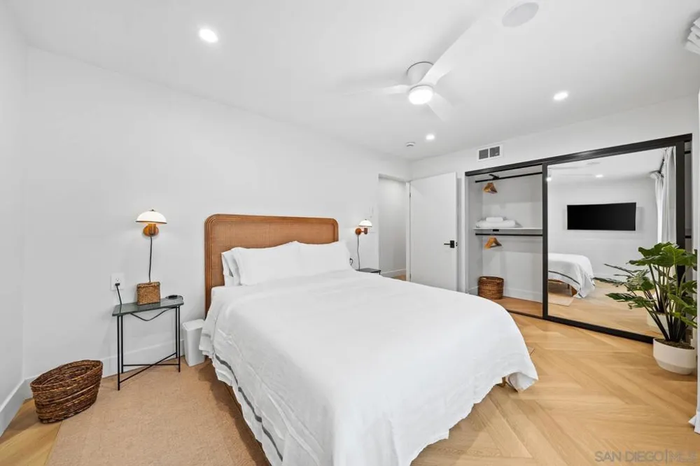 7372 Fay Ave La Jolla, CA 92037