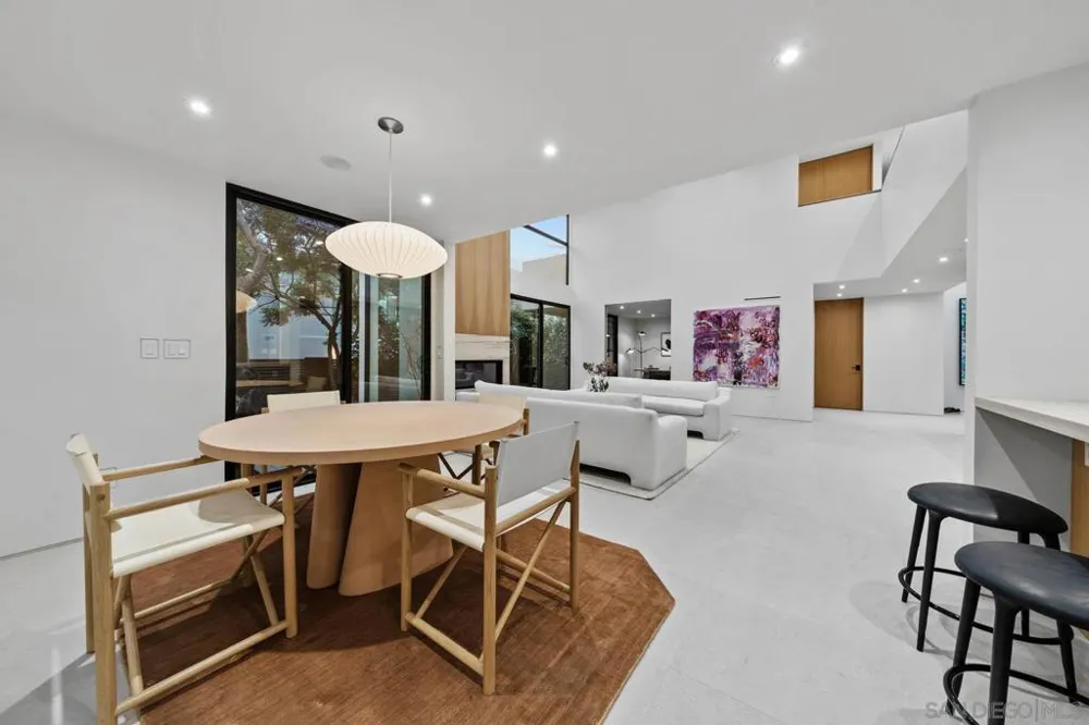 7376 Fay Ave La Jolla, CA 92037