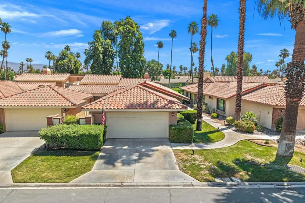 292 Tolosa Circle Palm Desert, CA 92260