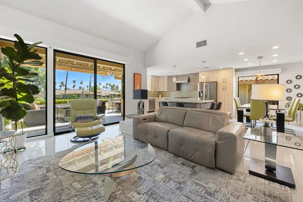 292 Tolosa Circle Palm Desert, CA 92260
