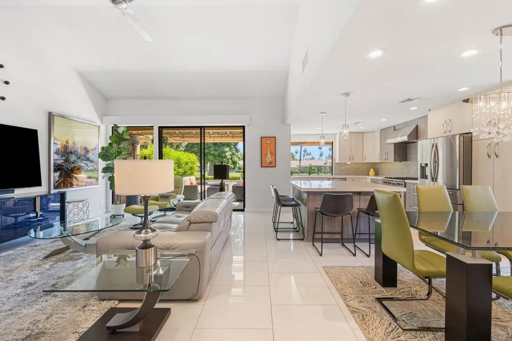 292 Tolosa Circle Palm Desert, CA 92260