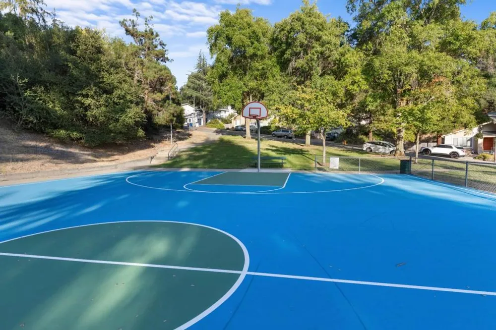 28039 Dobbel Avenue Hayward, CA 94542