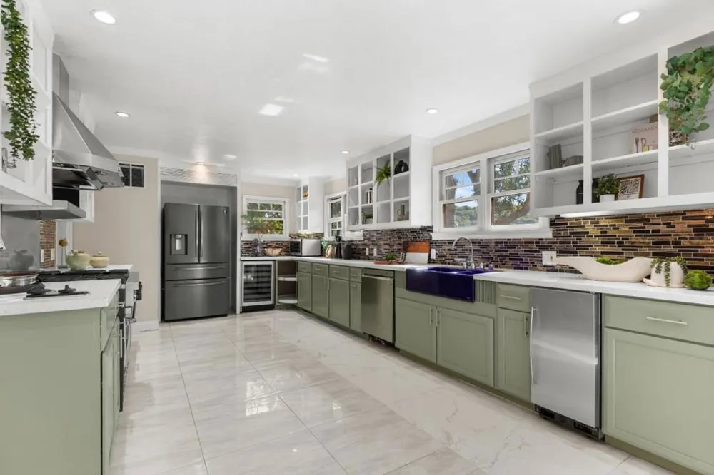 28039 Dobbel Avenue Hayward, CA 94542