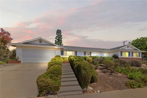 2306 La Sierra Way