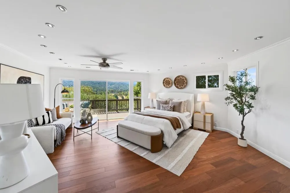 25322 La Rena Lane Los Altos Hills, CA 94022