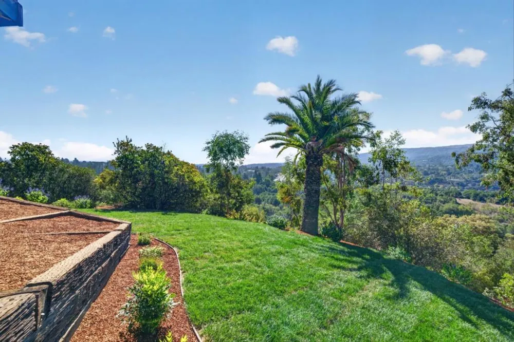 25322 La Rena Lane Los Altos Hills, CA 94022