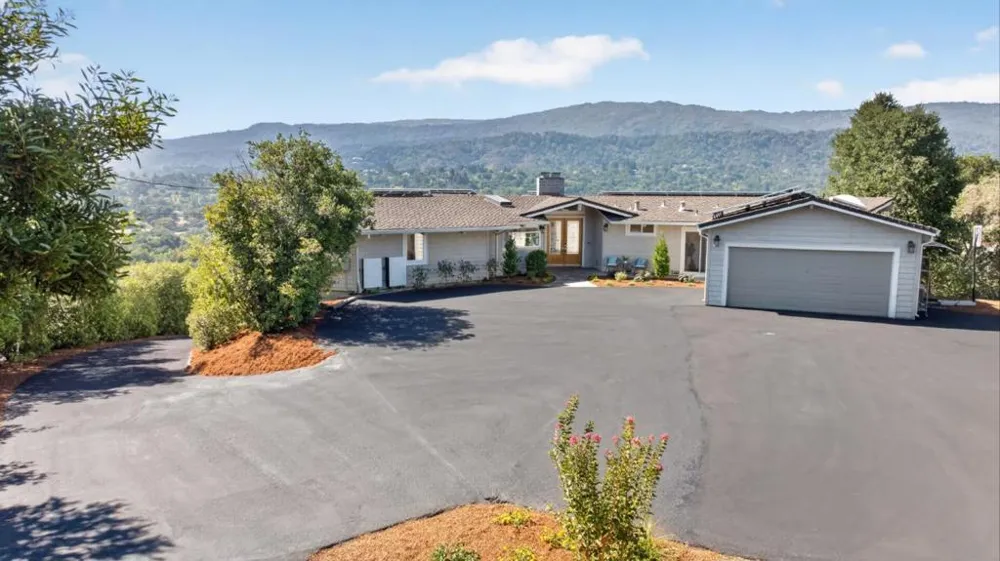 25322 La Rena Lane Los Altos Hills, CA 94022