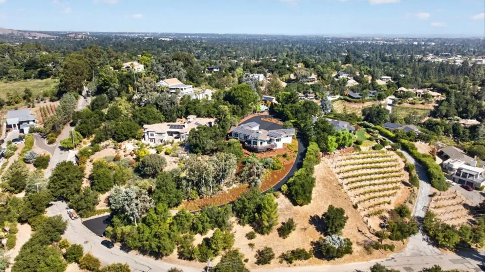 25322 La Rena Lane Los Altos Hills, CA 94022