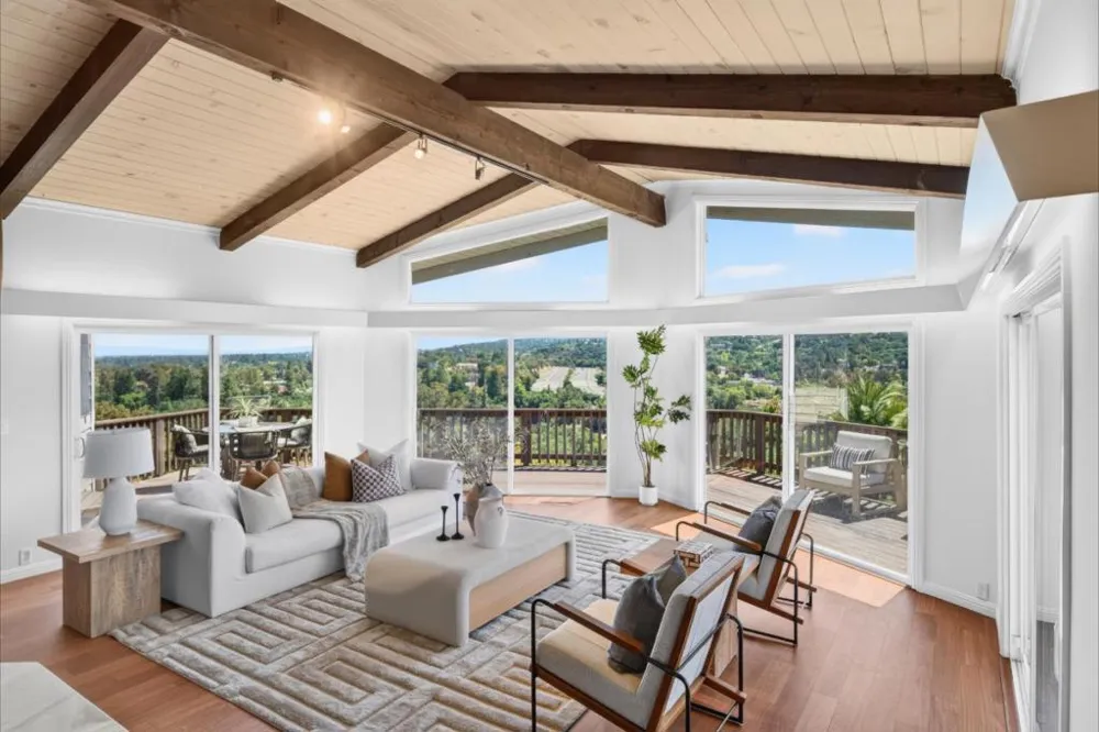 25322 La Rena Lane Los Altos Hills, CA 94022