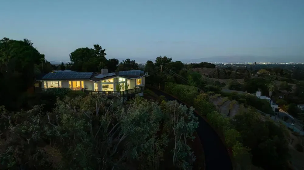 25322 La Rena Lane Los Altos Hills, CA 94022