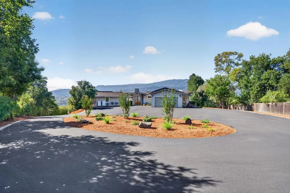 25322 La Rena Lane Los Altos Hills, CA 94022