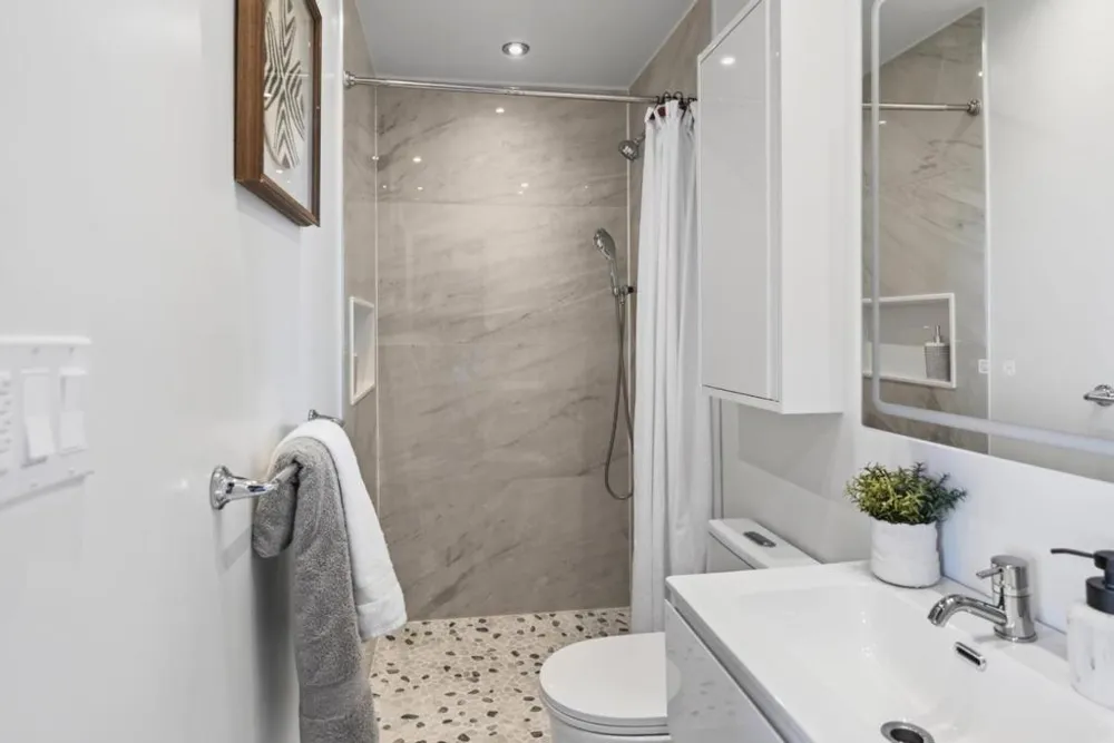 25322 La Rena Lane Los Altos Hills, CA 94022