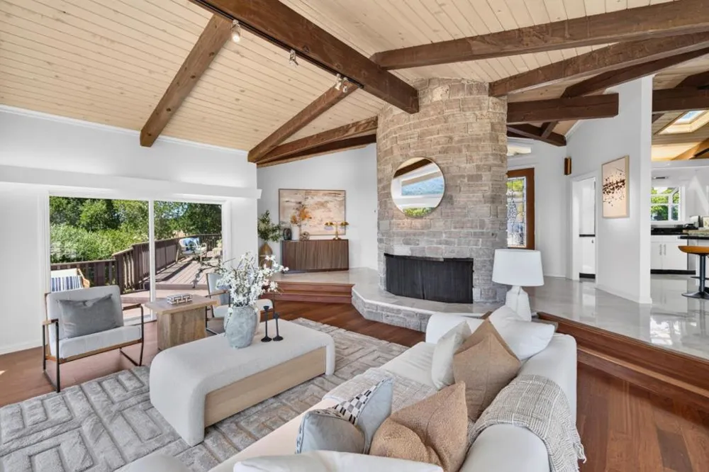 25322 La Rena Lane Los Altos Hills, CA 94022
