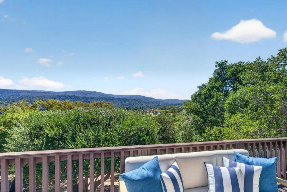 25322 La Rena Lane Los Altos Hills, CA 94022