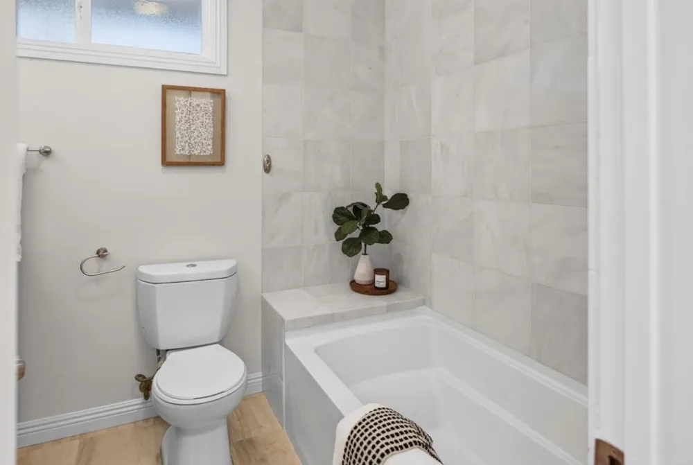 25322 La Rena Lane Los Altos Hills, CA 94022