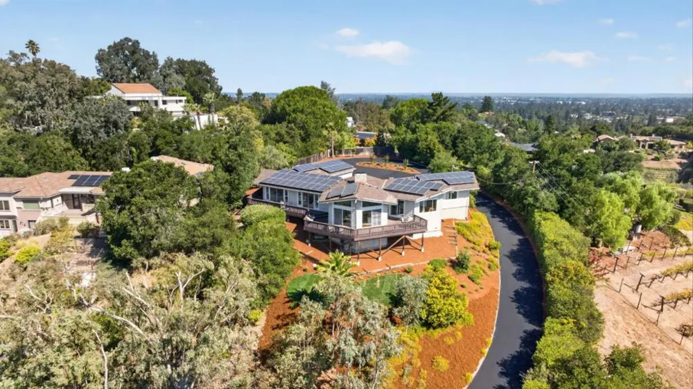 25322 La Rena Lane Los Altos Hills, CA 94022