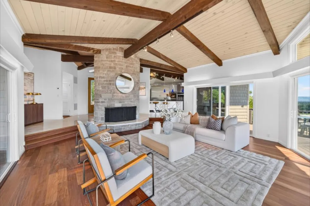 25322 La Rena Lane Los Altos Hills, CA 94022