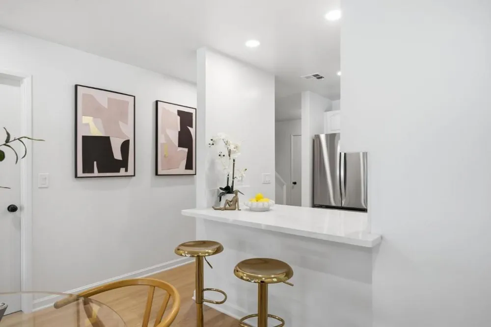 633 Forest Avenue Palo Alto, CA 94301