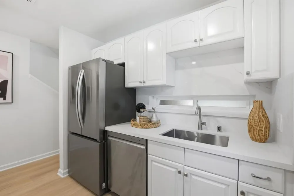 633 Forest Avenue Palo Alto, CA 94301