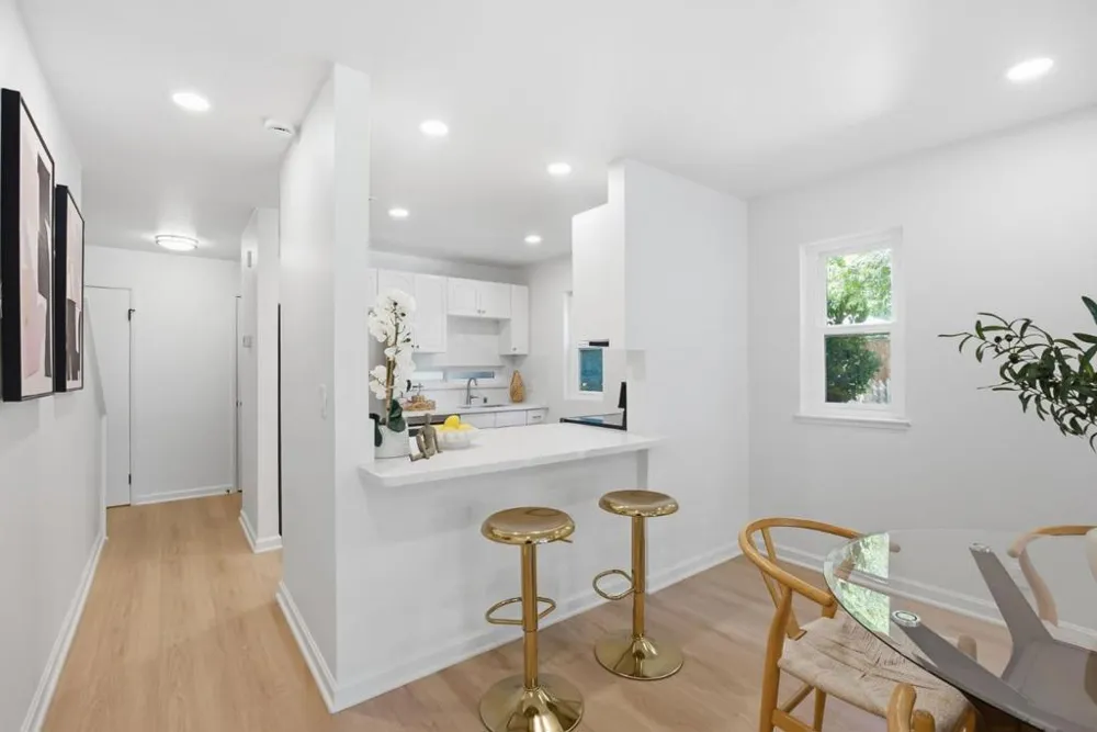 633 Forest Avenue Palo Alto, CA 94301