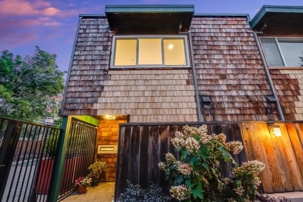 633 Forest Avenue Palo Alto, CA 94301