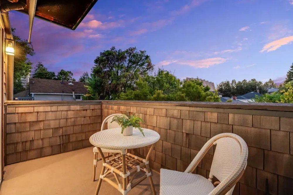 633 Forest Avenue Palo Alto, CA 94301