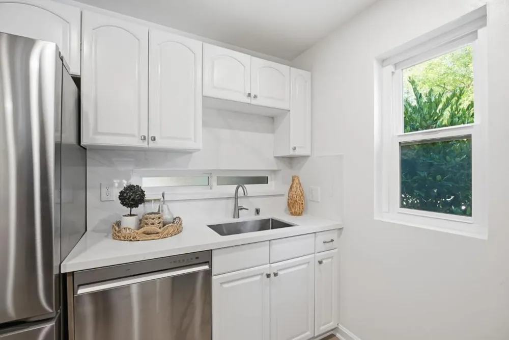 633 Forest Avenue Palo Alto, CA 94301