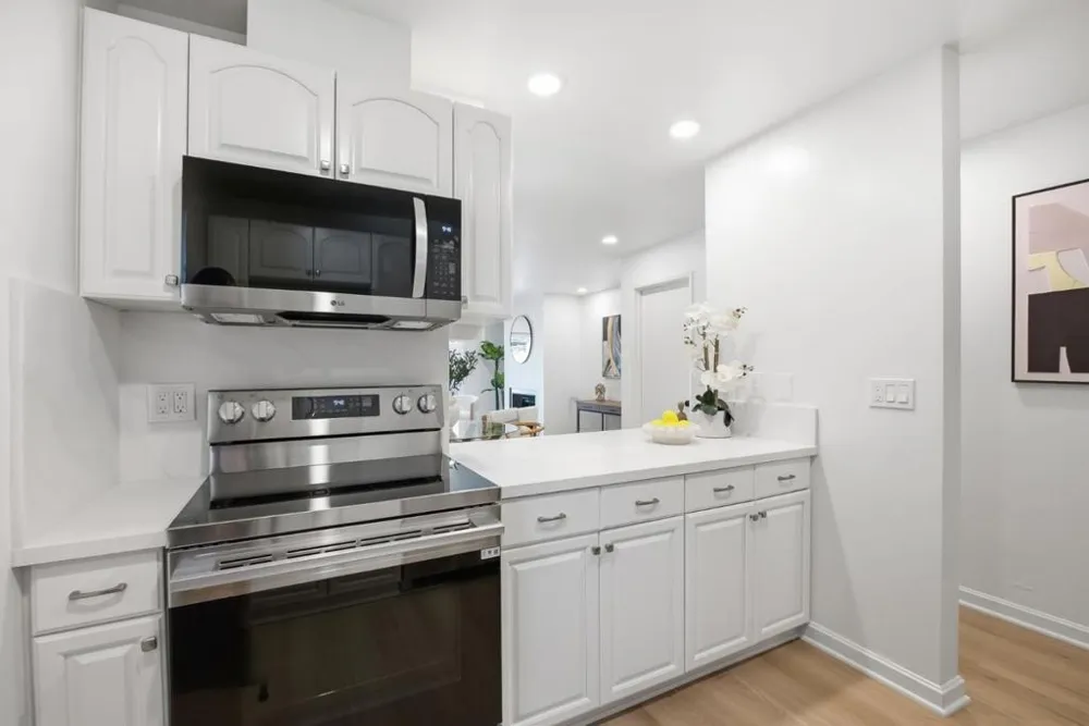 633 Forest Avenue Palo Alto, CA 94301