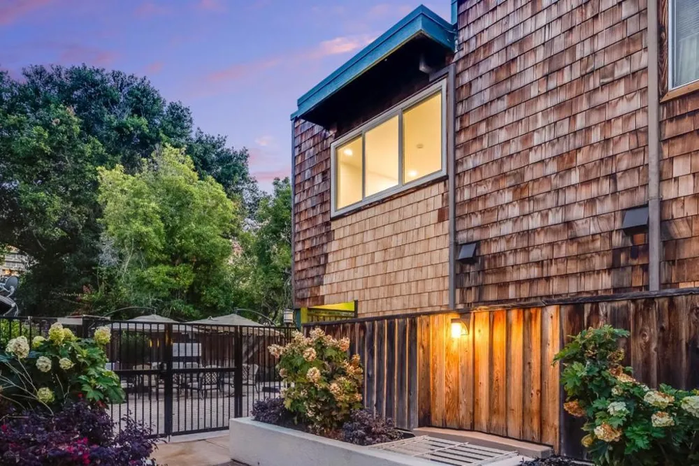 633 Forest Avenue Palo Alto, CA 94301