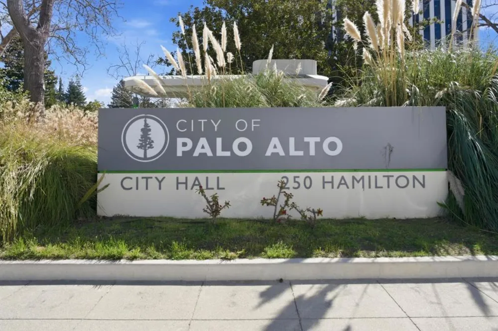 633 Forest Avenue Palo Alto, CA 94301