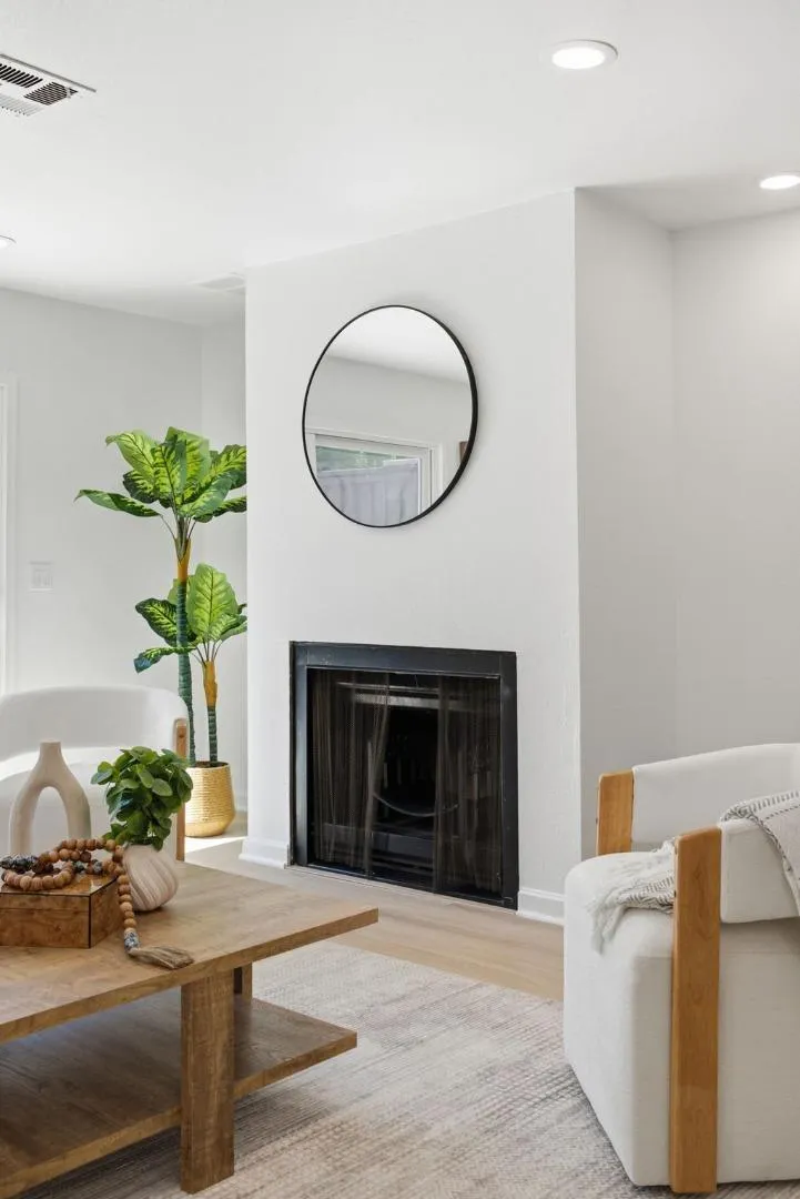 633 Forest Avenue Palo Alto, CA 94301