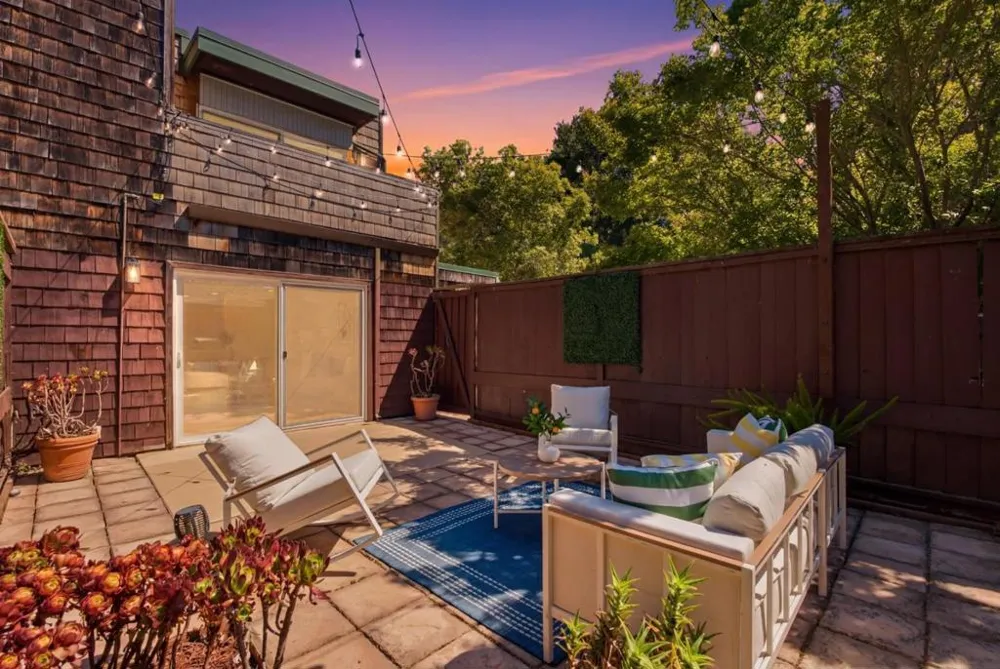 633 Forest Avenue Palo Alto, CA 94301