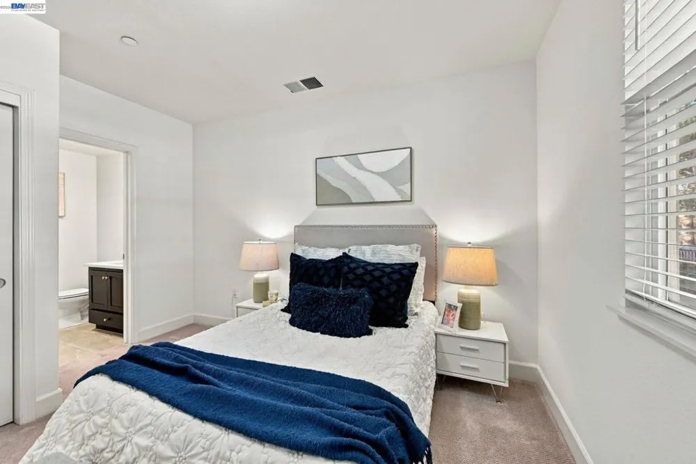 33483 Alvarado Niles Rd Union City, CA 94587
