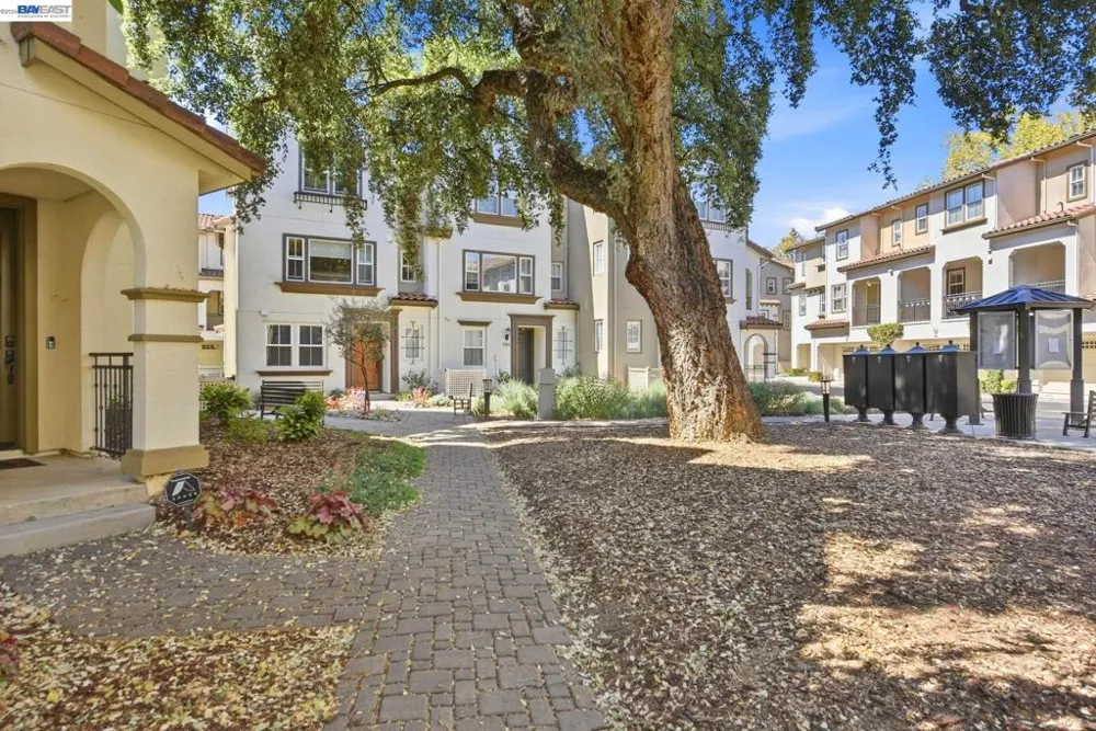 33483 Alvarado Niles Rd Union City, CA 94587