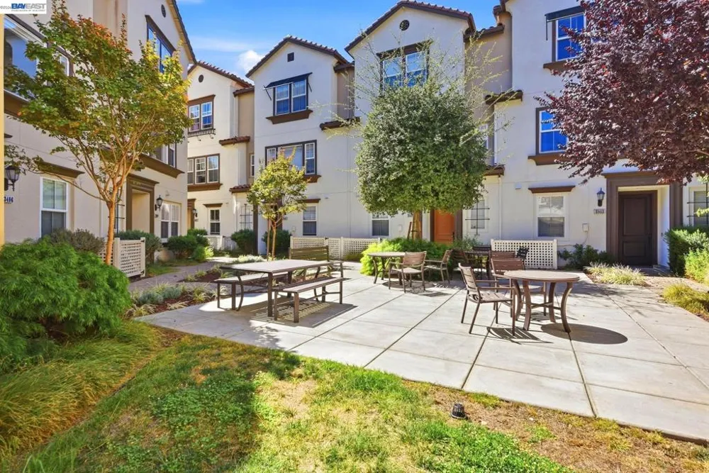 33483 Alvarado Niles Rd Union City, CA 94587