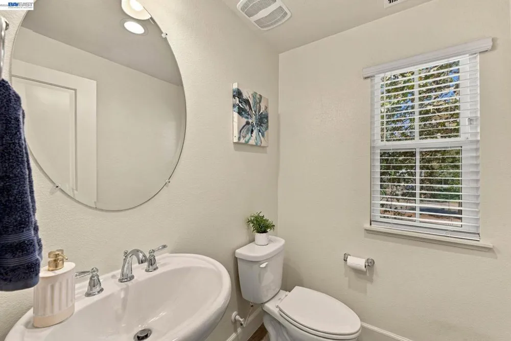33483 Alvarado Niles Rd Union City, CA 94587